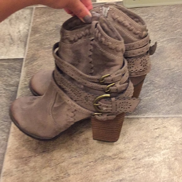 Not Rated Shoes - Not rated ankle booties
